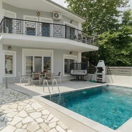Diamanti Villa, Pool & Barbecue Villa