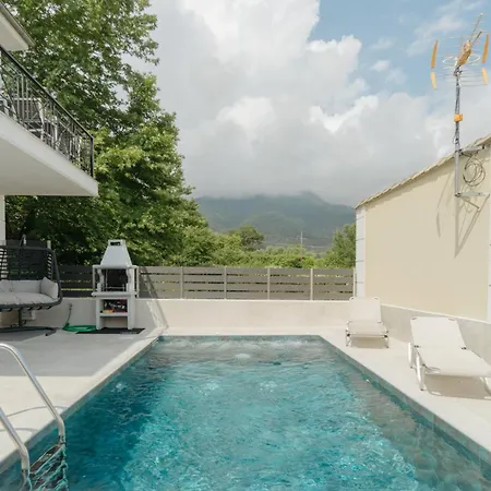 Diamanti Villa, Pool & Barbecue